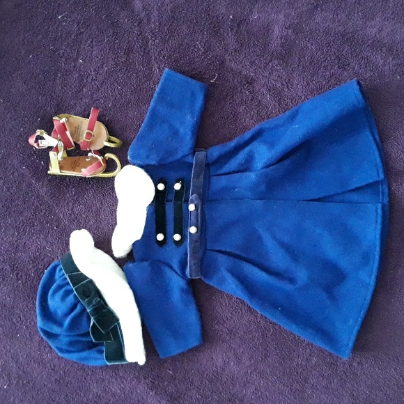 RETIRED HTF American Girl Caroline Winter Coat, Cap, & Skates - Picture 2 of 6